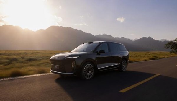 九龙证券配资 比老款便宜12万，号称纯电SUV尺寸第一，第三代蔚来ES8能否拯救？